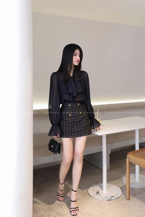 Korean Elegant Style, Korean Rich Girl Outfit, Girly Black Outfits, Trendy Corporate Outfits, Formal Korean Outfit, Work Outfits Women Korean, Korean Corporate Attire, Elegant Korean Outfit, Classy Korean Outfits