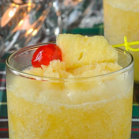 Newfoundland Christmas Slush Newfoundland Slush Recipe, Christmas Slush, Newfoundland Christmas, Newfoundland Recipes, Cocktail Christmas, Slush Recipes, Food Truck Menu, Coffee Milkshake, Slushie Recipe