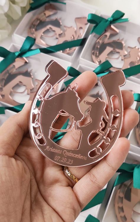 "Hello, Personalised Quienceañera Horseshoe Gifts, Lucky Keepsake Wedding Day,Quienceañera Favors,Sweet 16 Magnet,Mis 15,Horseshoe Gifts, I can make any changes you wish on the handmade design gifts that I have carefully prepared. You can easily contact me. dimensions Box 8x8x3cm (3.14*3.14*1.57\") Magnet 8cm 3.14\" Private parties you can use, -Wedding -Baby shower -Birthday party -Mis 15 anos -Sweet 16 -Quinceañera -Baptism -Engagement -Bridal shower  These wonderful gifts will leave wonderful Mexican Theme 15 Invitations, Rose Gold Rustic Quinceanera Theme, Horseshoe Party Favors, Padrino Gifts For Quince, Charro Party Favors, Quinceanera Memory Ideas, Ranch Style Quinceañera, Quince Memory Gifts, Quinceanera Vaquera Decorations