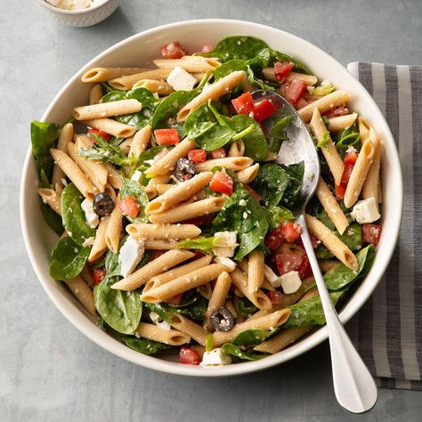 Pasta Spinach Salad Recipes, Green Pasta Salad, Light Pasta Sauce, Spinach Pasta Salad, Homemade Macaroni Salad, Simple Spinach Salad, Pasta Salad With Spinach, Antipasto Pasta Salads, Penne Recipes