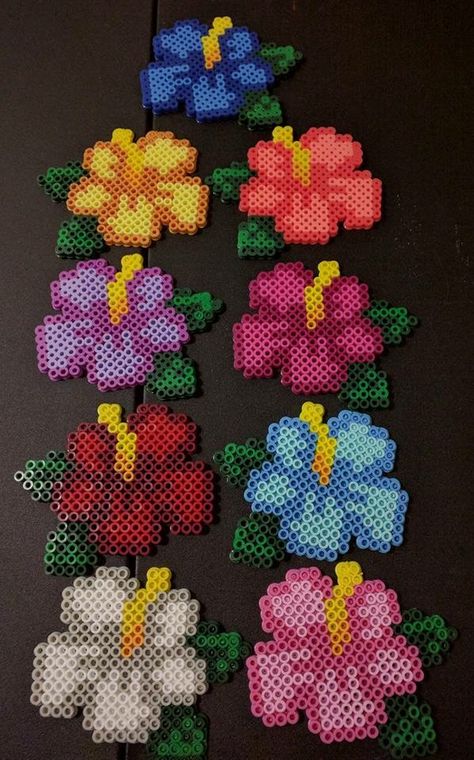 Hibiscus Perler Bead Pattern, Fuse Bead Art Ideas, Hawaiian Flower Perler Beads, Pearler Bead Flower Patterns, Floral Perler Bead Patterns, Flower Perler Bead Pattern, Perler Bead Bouquet, Perler Bead Patterns Flowers, Peeler Bead Flower