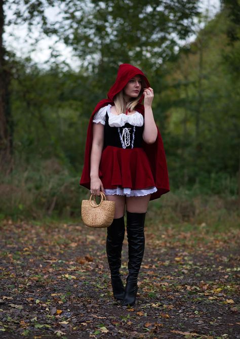 Little Red Riding Hood Halloween, Red Riding Hood Costume, Hot Halloween Outfits, Halloween Coustumes, Kostum Cosplay, Holloween Costume, Trendy Halloween Costumes, Halloween Costume Outfits, Fantasias Halloween