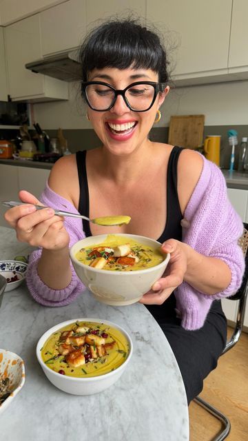 Melissa Hemsley 🌱feelgood food on Instagram: "Another day, another soup - this time a golden cauliflower soup. I topped mine with Halloumi croutons, herbs and toasted seeds but you can finish the soup however you fancy (a drizzle of yoghurt or kefir, za’atar, dukkah, etc). Hope this brings a bit of sunshine to your kitchen ☀️ Recipe below 👇🏽 Feeds 4 in 30 mins 2 tbsp coconut oil / butter / ghee / oil 1 medium onion, chopped 4cm fresh ginger, roughly chopped 2 cloves garlic, roughly chopped 1/2 tsp ground turmeric 2 tsp medium curry powder Chilli flakes/ fresh chilli, to taste 1 big potato or 1/4 peeled celeriac 300g 1 medium cauliflower, 800g 1.3L veg stock /organic chicken broth Handful mixed seeds, toasted Gently fry the onion for 10 minutes in a medium saucepan until softened, st Turkish Lemon Chicken Soup, Lemon Turmeric Chicken Soup, Cauliflower Harissa Soup, Halloumi Croutons, Carla Shellis Tomato Basil Soup, Cauliflower Fennel Soup, Melissa Hemsley, Veg Stock, Za Atar