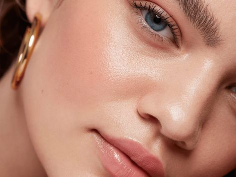 how to wear the 2024 Pantone color of the year - peach fuzz - in makeup Saie Dew Blush, Chemical Sunscreen, Cosmetics Ingredients, Spring Makeup, Peach Fuzz, Makeup Brands, Pantone Color, Jojoba Oil, Makeup Inspo