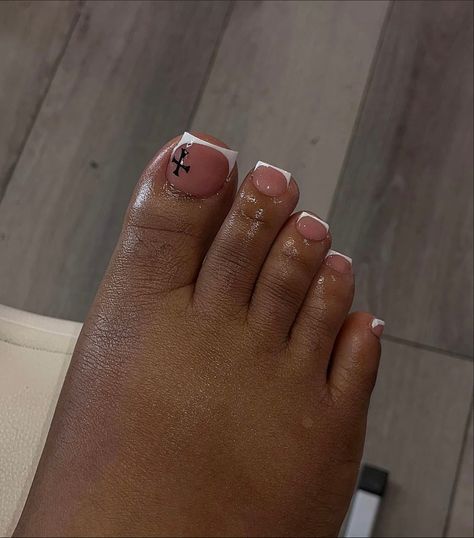 Nail Design For Feet Toenails, Toenail Inspiration, French Toes Pedicure, Baddie Toe Nails, Bratz Nails, French Manicure Toes, French Toe Nails, Pedicure Acrylic, Black Toe Nails