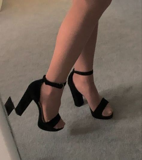 Highheels Shoes Aesthetic, Shoes Party Night, Prom Hills Shoes, Prom Heels For Black Dress, Aesthetic Prom Shoes, Prom Shoes 2023, Black Party Heels, Heals For Graduation, Aestethic Heels