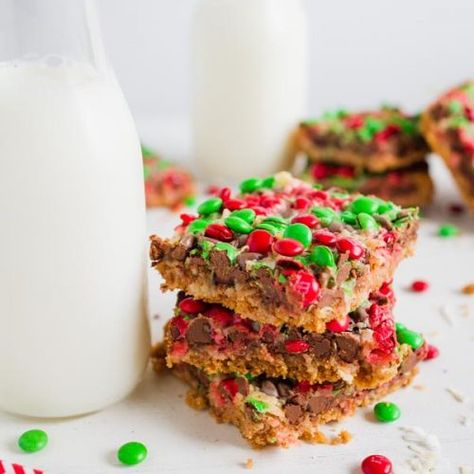 Christmas Magic Cookie Bars - My Name Is Snickerdoodle Cookie Bars Easy, Magic Cookie Bars, Best Chocolate Desserts, Xmas Treats, Holiday Recipes Christmas, Bar Cookies, Holiday Dessert, Christmas Breakfast, Mini Christmas