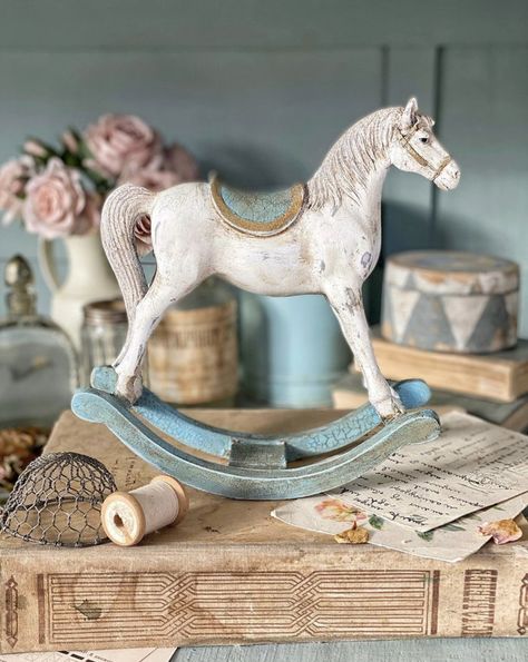 Horse Bedroom, Decoupage Decor, Horse Ornaments, Christmas Themes Decorations, Vintage Horse, Vintage Diy, Small Wood Projects, Country House Decor, Shop Interior Design