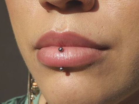 I very much want this piercingVertical lebretlebret Piercing Vertical Lip Piercings, Nice Piercings, Middle Lip Piercing, Labret Vertical, Vertical Labret Piercing, Mouth Piercings, Labret Jewelry, Piercing Labret, Face Piercings