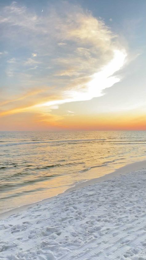 30acottages on Instagram: Mother Nature created a spectacular evening 🔅 - 📍 Seagrove Beach, Florida - #30a #hey30a #sunset #beachlife #seagroveflorida #beach Seagrove Florida, Seagrove Beach Florida, Florida 30a, March Sisters, 30a Florida, 30a Beach, Seagrove Beach, Sky Pics, Senior Trip