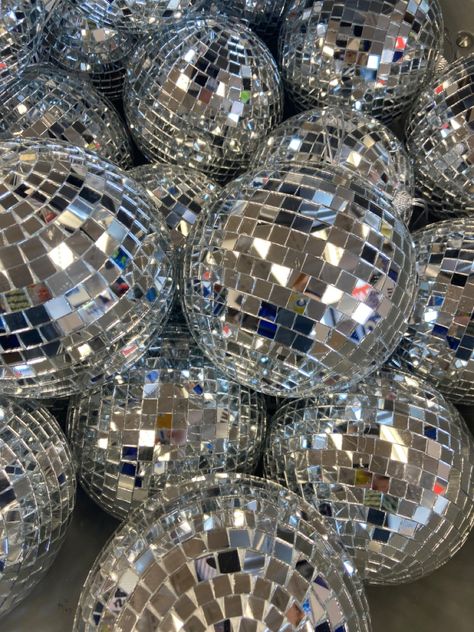 Mirror Ball Aesthetic Taylor Swift, Stockholm Widgets, Mirrorball Aesthetic Taylor, Taylor Swift Mirrorball Aesthetic, Taylor Swift Disco Ball, Silver Widgets, Hadley Aesthetic, Mirror Ball Taylor Swift, Mirrorball Party