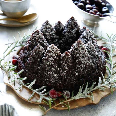 Chocolate Christmas Cake Entertaining With Beth, Chocolate Christmas Cake, Delicious Holiday Desserts, Chocolate Festival, Chocolate Mousse Recipe, Christmas Cake Recipes, Chocolate Christmas, Frozen Cherries, Mousse Recipes