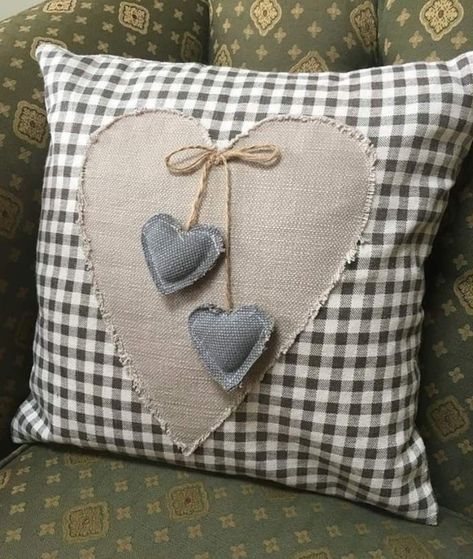 Heart Cushions Ideas, Homemade Pillows Ideas, Applique Cushions Ideas, Applique Pillows Ideas, Appliqué Pillows, Appliqué Cushions, Cushion Covers Ideas, Shabby Chic Cushions, Katt Grejer