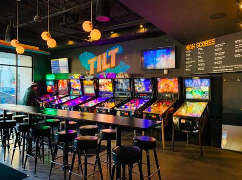 Bar Arcade Design, Arcade Bar Design, Modern Sports Bar, Arcade Restaurant, Bar Americano, Gaming Cafe, Bar Arcade, Arcade Ideas, Arcade Design