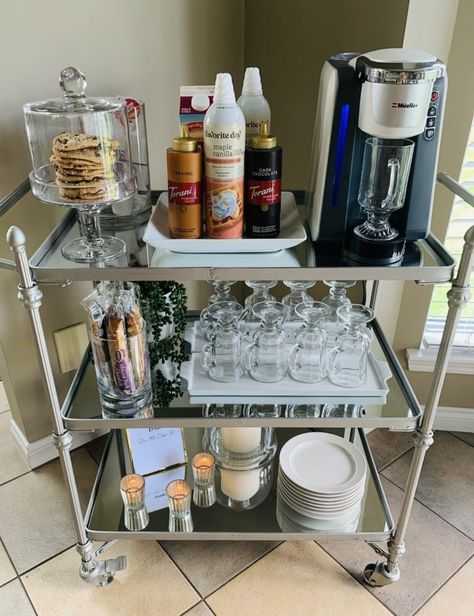 Coffee Bar Station Small Spaces, Chic Coffee Bar, Cart Coffee Bar, Tea Bar Cart, Home Coffee Bar Ideas, Bar Cart Inspiration, Bars In Kitchen, Bar Cart Design, Coffee Bar Wedding