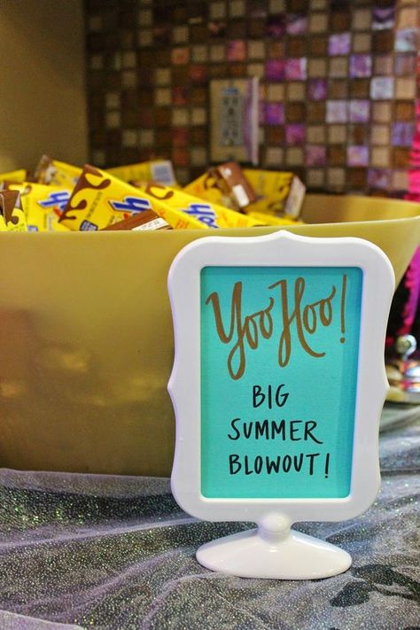 Summer Frozen Party Ideas, Frozen Party Plates, Yoohoo Big Summer Blowout, Frozen Birthday Party Diy Decorations, Frozen Chalkboard Art Birthdays, Frozen Food Ideas Party, Frozen Birthday Party Snacks, Elsa Pool Party, Elsa Tea Party Birthday