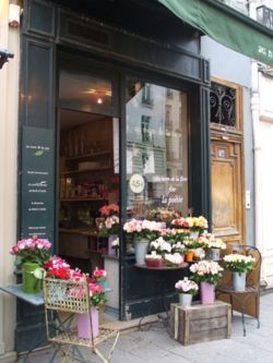 Magic Places, Florist Shop, Shop Fronts, Shop Front, Cafe Shop, Wrapping Ideas, Lovely Shop, Store Front, Retail Space