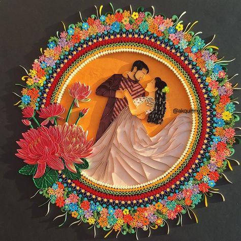 #paperartist #quillingartist Quilling Wedding Gift, Wedding Quilling Ideas, Wedding Quilling, Quilling Frames, Quiling Paper Art, Quilling Photo Frames, Diy Quilling Crafts, Quilling Flower Designs, Thali Decoration