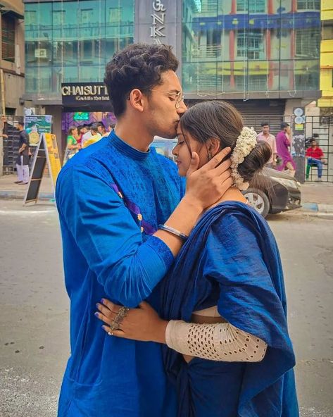 Care Couple Pictures, Couple Picture Ideas In Saree, Couples Pose In Saree, Couple Photoshoot With Saree, Saari Poses Couple, Couple Photo Ideas In Saree, Couple Pic With Saree, Couple Photo With Saree, Saree Couple Pics