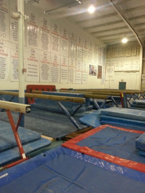 Beam workout Beam Gymnastics, Gymnastics Aesthetic, Gymnastics Center, Gymnastics Beam, Gymnastics Coach, Gymnastics Floor, Boys Gymnastics, Gymnastics Room, College Club