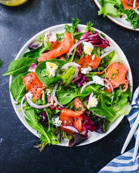 This smoked salmon salad is the ideal quick dinner: no cooking involved! It's fresh, healthy, and full of big flavor. #smoked #smokedsalmon #salmon #salmonsalad #smokedsalmonsalad #nocook #nocookdinner #easydinner #fastdinner Smoked Salmon Salad Recipes, Smoked Salmon Salad, Fast Easy Dinner, Week Meals, A Couple Cooks, Salmon Salad Recipes, Smoked Salmon Recipes, Easy Salmon Recipes, Salmon And Asparagus