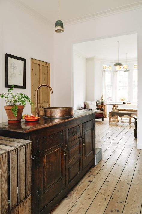 my scandinavian home: Victorian Charm Meets Modern Scandinavian Style In A Lovely Bristol Home Vintage Wood Kitchen, Modern Terrace, Terrace Apartment, Plywood Kitchen, British Home, Wood Kitchen Island, American Kitchen, Appliances Kitchen, Apartment Terrace