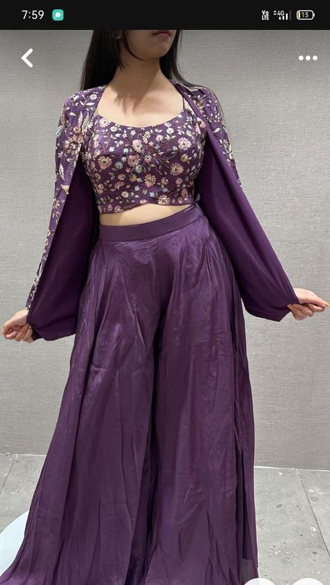 Summer Outfit Ideas For Women, Fancy Short Dresses, Function Dresses, Trendy Outfits Indian, Embroidery Jacket, Lehenga Designs Simple, Latest Dress Design, Womens Trendy Dresses, Dresses Classy