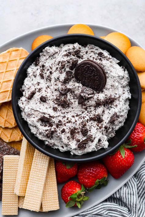 Oreo Dip Recipe, Edible Cookie Dough Healthy, Oreo Dip, Cookies Cream Cheese, Cookie Dough Dip Recipe, Oreo Cookie Flavors, Dessert Dip Recipes, Grandma Recipes, Autumn Dessert