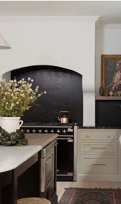 Modern Heritage Kitchen, Range Hood Enclosure, Range Without Hood, Black Plaster Range Hood, Arched Stove Alcove, Plaster Stove Hood, Arched Range Hood, Plaster Vent Hood Ideas, Marble Range Hood