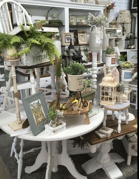 Easter Booth Ideas, Spring Booth Display Ideas, Canterbury Cottage, Booth Display Ideas, Vintage Market Booth, Rustic Coffee Shop, Antique Store Displays, Vintage Shop Display, Vintage Booth Display