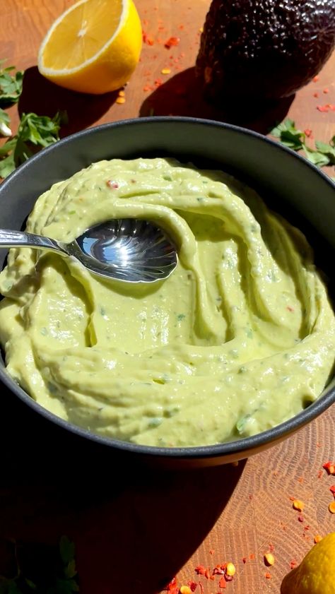 Creamy Avocado Feta Dip Avocado Feta Dip, Avocado Appetizer, Avocado Dip Recipe, Roasted Red Pepper Dip, Stuffed Pepper Dip, Avocado Dip, Avocado Hummus, Feta Dip, Spicy Chili