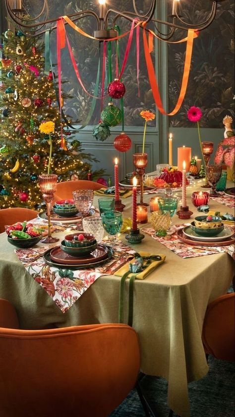 Planning a vibrant Christmas celebration? Check out this latest Party Place blog for inspiration! #PartyPlace #ChristmasParty #Christmas Christmas 2023 Tablescapes, Hipster Christmas Decor, Christmas Tablescapes Colorful, Grandmillenial Christmas Table, Candyland Christmas Centerpiece, Christmas Decor Whimsical, Bright Christmas Table Decor, Christmas Decor Eclectic, Retro Xmas Decorations