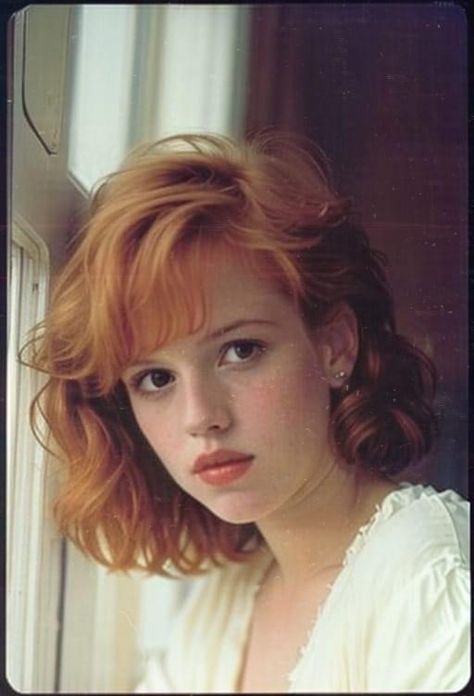 80s Woman Hair, 80s Teased Hairstyles, 1980s Short Hair For Women, 80s Female Hairstyles, Natural 80s Makeup, 80 Haircut Women, 1986 Hairstyles, Modern 80s Hair, Cute 80s Hairstyles