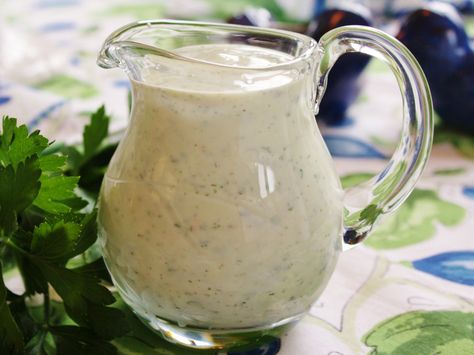 Roquefort Dressing, Blue Cheese Dressing Recipe, Buttermilk Ranch Dressing, Salad Dressing Recipe, Ranch Dressing Recipe, Ranch Salad Dressing, Blue Cheese Dressing, Herb Salad, Simple Green Salad