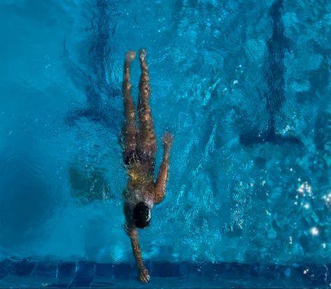 #swim #swimming #pool #sports #swimmer #summer #aesthetic #inspiration #photography #photo Swimming Aesthetic Pictures, Learn To Swim Aesthetic, Swimming Laps Aesthetic, Swimming Lessons Aesthetic, Swim Teacher Aesthetic, Swim Training Aesthetic, Swim Coach Aesthetic, Olympic Swimmer Aesthetic, Swim Girl Aesthetic