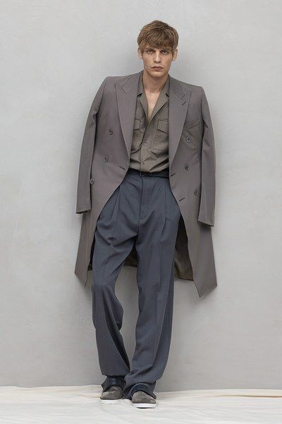 Bottega Veneta Spring 2017 Baptiste Radufe, Formal Fits, Old Man Fashion, Masculine Fashion, Mens Editorial, British Vogue, Menswear Collection, Spring Summer 2017, Mens Spring