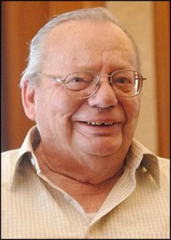 Author Ruskin Bond Books Kasauli Himachal Pradesh, Hinduism History, Ruskin Bond, Indian Literature, Boarding Schools, Upsc Civil Services, Popular Authors, Mussoorie, Moving To The Uk