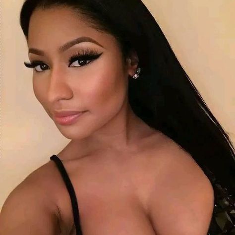 Nicki Minaj Without Makeup, Nicki Minaj Makeup, Cross Tattoo Neck, Nicki Minaj Hairstyles, Show Me Love, Nicki Minaj Barbie, Nicki Minaj Photos, Nicki Minaj Pictures, Without Makeup