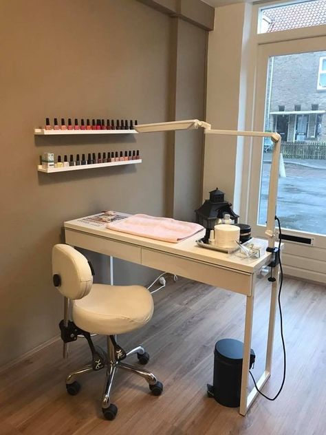 Manicure table IKEA BeautyUnit Amstelveen Nail Station Table Ideas, Nail Table Ikea, Ikea Beauty Salon, Manicure Room Ideas, Ikea Nail Salon Ideas, Diy Manicure Table, Nails Table Ideas Salons, Diy Nail Table, Nail Table Ideas At Home