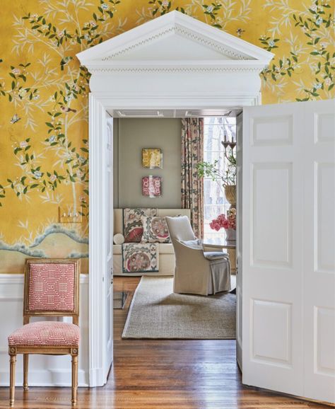 Yellow Chinoiserie, Antebellum Home, Suzanne Kasler, Glam Pad, Antique Wallpaper, Timeless Interiors, Hand Painted Wallpaper, Chinoiserie Wallpaper, Classic Interior Design