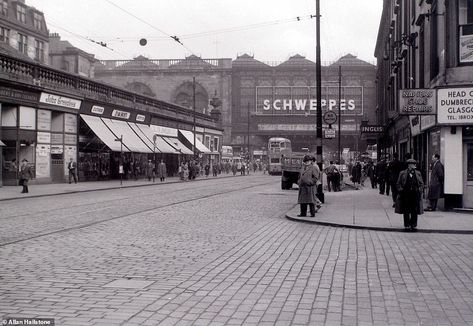 Shoppers wander along Argyle Street in the centre of Glasgow on April 19, 1960. Glasgow Central Station can be seen below the Schweppes sign Glasgow Streets, Glasgow Buildings, Glasgow Central Station, Glasgow Architecture, Island Of Skye, Uk Cities, British European Airways, Glasgow City Centre, Argyle Street