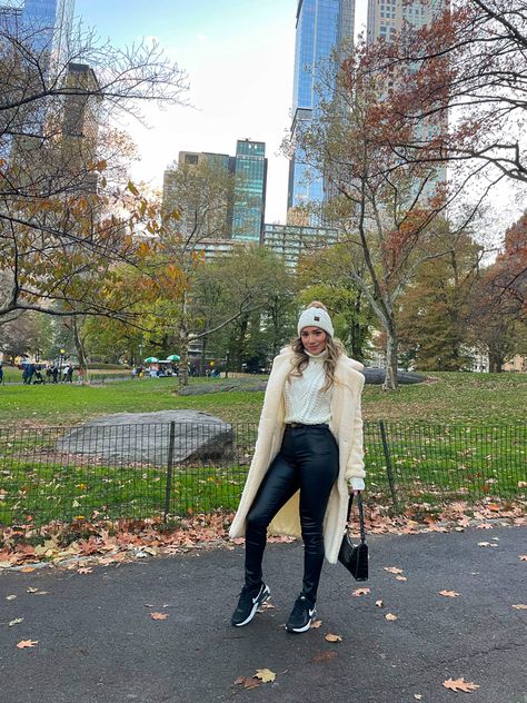 Outfits For Vancouver Canada, Outfits Para New York, Central Park Outfit, Winter Outfits New York City, Central Park Aesthetic, New York Photo Ideas, New York Winter Outfit, New York City Pictures, Outfit Botas