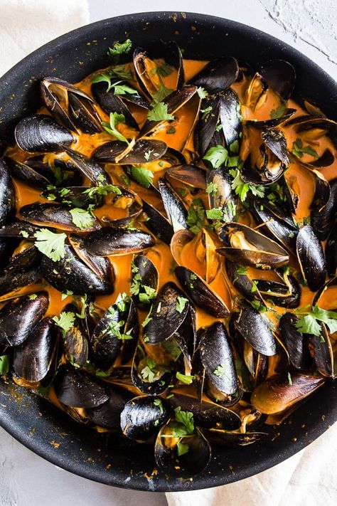 Thai Coconut Mussels, Red Curry Mussels, Coconut Mussels, Coconut Curry Mussels, Curry Coconut Milk, Creamy Coconut Curry, Curry Mussels, Curry Coconut, Red Curry Sauce