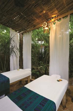 Beach Spa, Spa Garden, Nature Spa, Spa Vibes, Spa Design Interior, Spa Room Ideas Estheticians, Spa Massage Room, Massage Room Design, Massage Room Decor