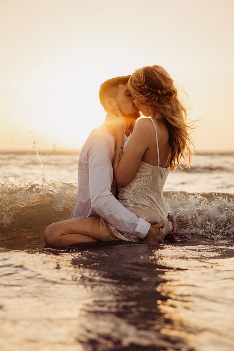 Anniversary Pictures On The Beach, Beach Wedding Pics Ideas, Wedding Beach Photoshoot Ideas, Wedding Dress Water Photos, Beach Wedding Photos In Water, Beach Couple Poses Romantic, Wedding Pictures On Beach, Beach Water Wedding Photos, Couples Water Photoshoot Ideas