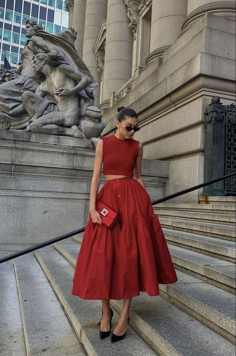 Nyc Dress Outfits, Ankle Length Prom Dress, European Summer Outfits, Satin Evening Dresses, Summer Fits, Mode Inspo, Looks Chic, Looks Style, Mode Inspiration