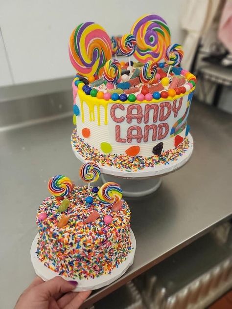 Candy Land Smash Cake, Candyland Smash Cake, Candy Land Cookies, Candyland Cake Ideas 1st Birthdays, Candyland Birthday Party Cake, Candyland Cake Ideas, Candy Land Cake Ideas, Candy Themed Birthday Party Ideas, Candy Land Theme Cake