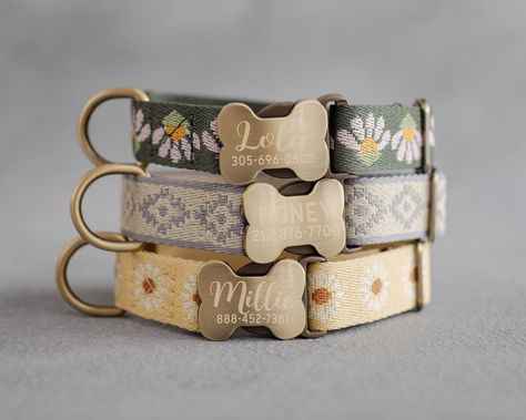 Dog Collar Pattern, Dog Collar Boy, Cute Dog Collars, Puppy Accessories, Girl Dog Collars, Puppy Stuff, Dog Ideas, Personalized Dog Collars, Girl Dog