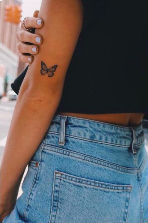 20 Simple and Beautiful Butterfly Tattoos Mainly for Your Fingers, Backs and Arms - The First-Hand Fashion News for Females Vintage Butterfly Tattoo, Watercolor Butterfly Tattoo, Octopus Tattoos, Small Butterfly Tattoo, Snakebites, Geometric Tattoos, Elbow Tattoos, Cat Tattoos, Inspiration Tattoos