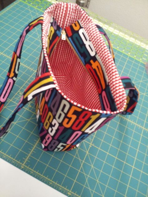 Stitch Lab Blog — Tutorial: Add a Recessed Zipper to a Tote